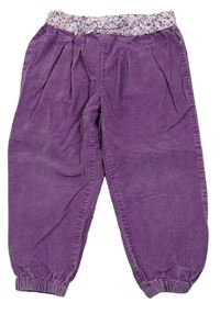 Fialové zamatové nohavice s kvetovaným pasom M&Co.