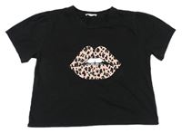 Čierne crop tričko s potlačou s leopardím vzorom Lipsy London