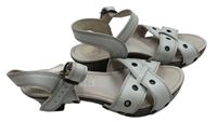Dámské bílé kožené sandály na nízkém podpatku vel. 39