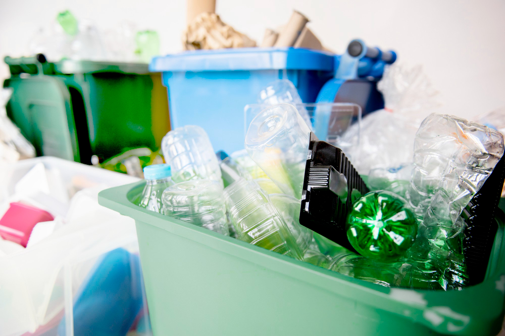 Recyklácia plastov na výrobu odevov