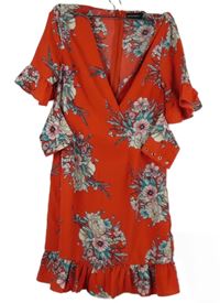 Dámské červené květované šaty PrettyLittle Thing