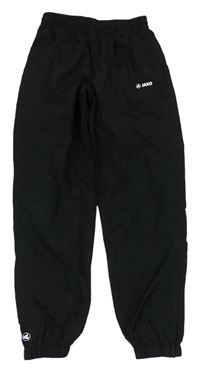 Čierne šušťákové športové nohavice s logom Jako
