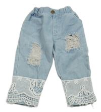 Svetlomodré rifle s vyšúchaním a čipkou