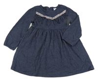 Tmavomodré šaty s strapcemi a pruhom