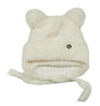 Bílá plyšová podšitá čepice s bambulkami 