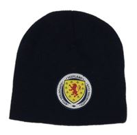 Tmavomodrá čapica so znakom