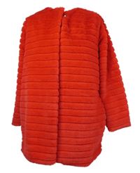 Dámský červený kožešinový pruhovaný kabát 