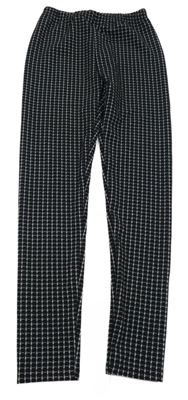 Černo-bílé kostkované legíny