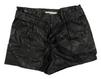 Čierne koženkové kraťasy s opaskom Mango