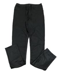 Čierne potiahnuté é džegíny ZARA