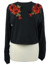 Dámské černé crop mikinotriko s kvetmi Miss Selfridge