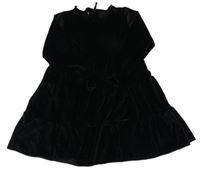 Černé sametové šaty 