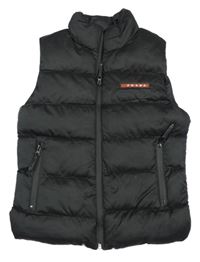 Černá šusťáková zateplená vesta s nášivkou Prada