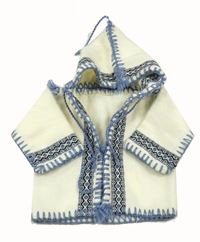 Smotanový zavazovací sveter s výšivkami a kapucňou