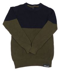 Tmavomodro-khaki rebrovaný sveter s nášivkou WE