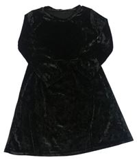 Čierne zamatové šaty