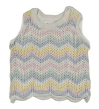 Bielo-farebný vzorovaný perforovaný pletený podšitý top F&F