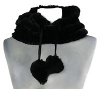 Dámský černý kožešinový nákrčník s bambulkami