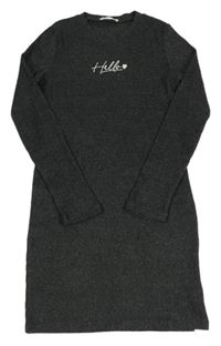 Tmavosivé rebrované pletené šaty s nápisom Primark