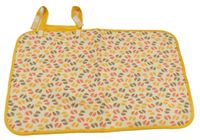 Krémová podložka na přebalování s chodidly