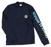 Tmavomodré UV tričko s nápisem na rukávu M&S