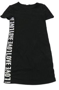 Čierne rebrované šaty s bielým nápisom shein