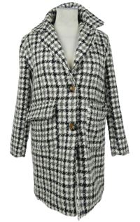 Dámský černo-šedo-bílý vzorovaný flaušový kabát PrettyLittle Thing