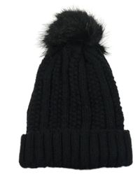 Čierna čapica s brmbolcom