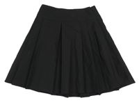 Čierna skladaná sukňa