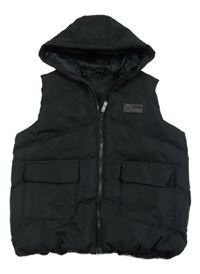 Černá šusťáková prošívaná zateplená vesta s kapucí Nutmeg