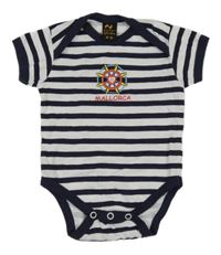 Bílo-tmavomodré pruhované body s nápisem 