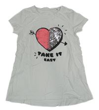 Bílé tričko se srdíčkem z flitrů 