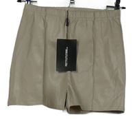 Dámské béžové koženkové kraťasy PrettyLittle Thing