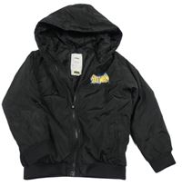 Černá šusťáková zimní bunda se znakem Batmana a kapucí Sinsay 