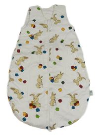 Bílý zateplený spací pytel s králíky a kostkami