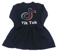 Černé teplákové šaty - TikTok 