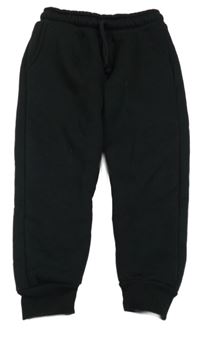 Čierne zateplené tepláky F&F