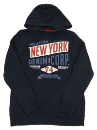 Tmavomodrá mikina s nápisom a kapucňou C&A