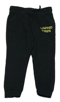 Černé tepláky s nápisy George