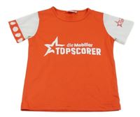 Červeno-bílý dres s nápismi