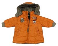 Oranžová pruhovaná prošívaná šusťáková zateplená bunda s nášivkami a kapucí