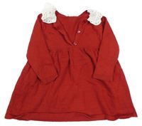 Rubínové pletené šaty s bílým madeirovým límečkem H&M