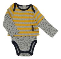 Šedo-okrové pruhvoané body s našitým tričkem a medvědem orchestra