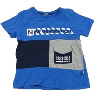 Modro-tmavomodré tričko s vreckom a nápisom