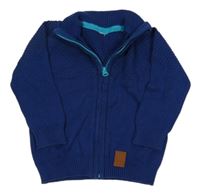 Tmavomodrý prepínaci sveter s nášivkou