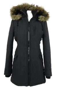 Dámský černý vlněný zateplený kabát s kapucí s kožíškem Desires 