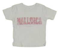 Bílé tričko s nápisem a kamínky