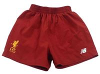 Karminové šusťákové funkční fotbalové kraťasy Liverpool FC new balance