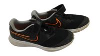 Černé ultralehké botasky s logem Nike vel. 30