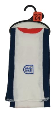 Nové - bílo-modrá pletená šála s nápisem George